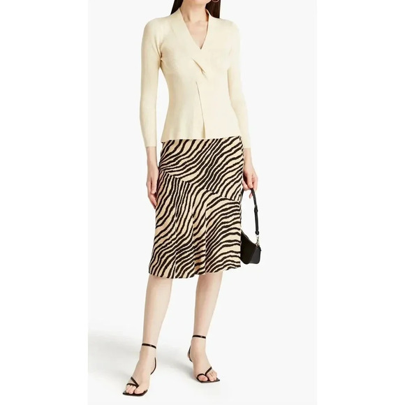 SANDRO Louane Twist Front V-neck Sweater - Picture 5 of 8